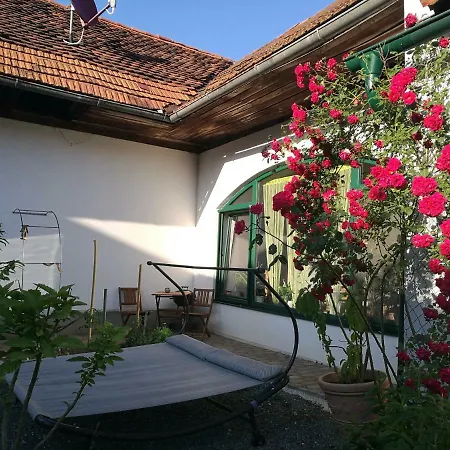 Ferienwohnung Im Idyllischen Vierkanthof Fürstenfeld